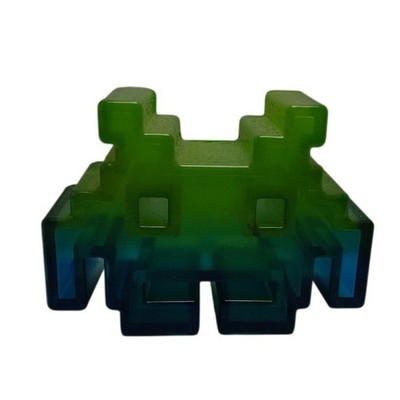 Space Invaders Alien Resin Figurine – Green/Blue Gradient Retro Arcade Art